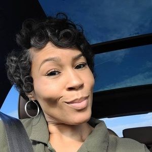 Meet your Posher, Alisa